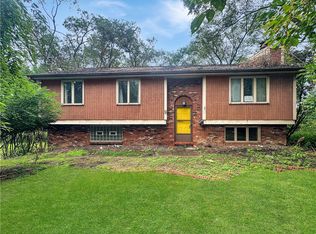 9 Carol Pl, Pittsburgh, PA 15220