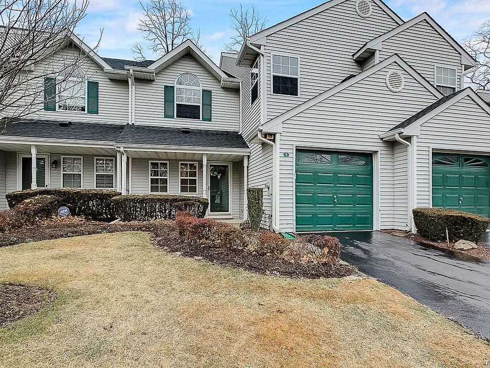1st image of 3 Plantation Dr