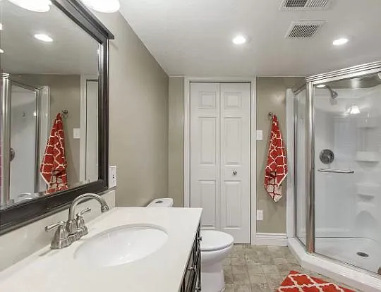 2049 E Stratford Dr — Photo 10