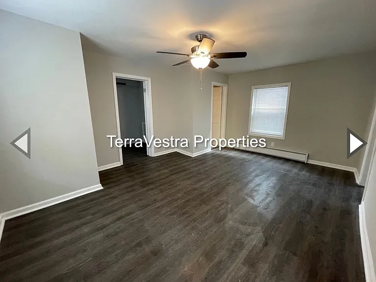309 E Main St — Photo 1
