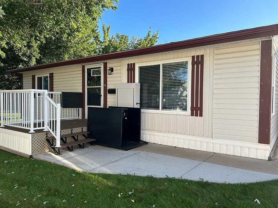 1st image of 1600 Strachan Rd SE #34