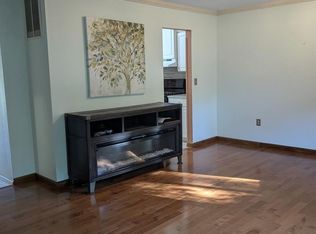 10 Squires Gate UNIT H, Poughkeepsie, NY 12603