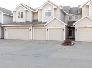 6800 Ashworth Rd UNIT 204, West Des Moines, IA 50266