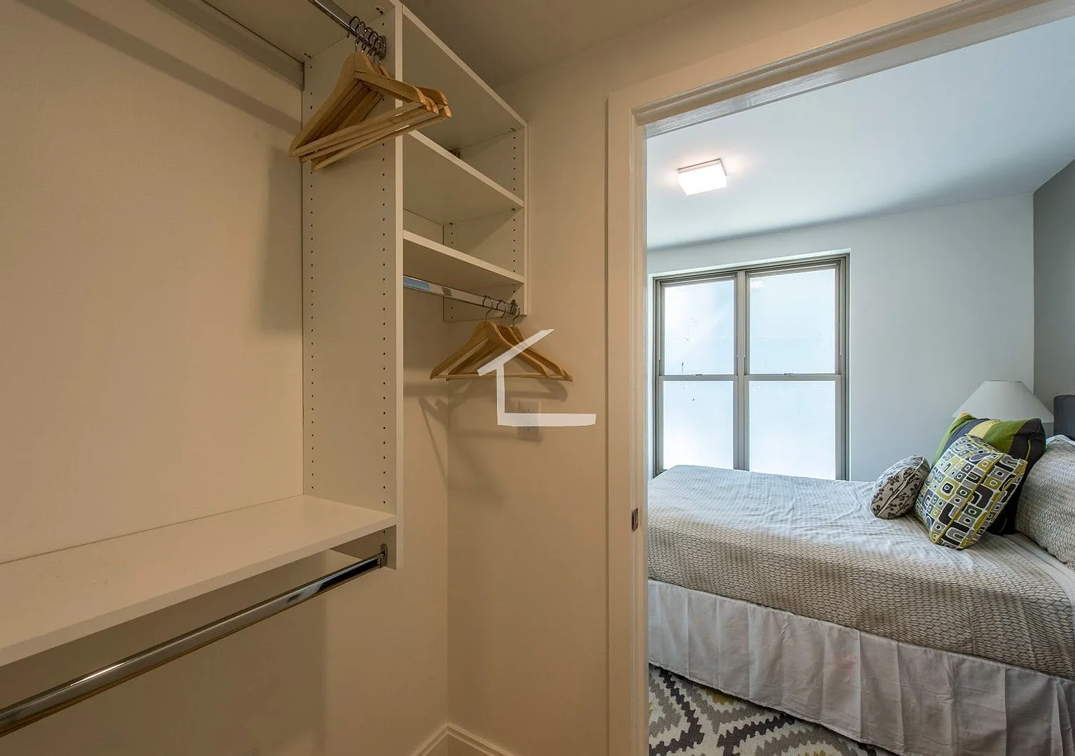 Amazing apartment in Allston — Photo 2