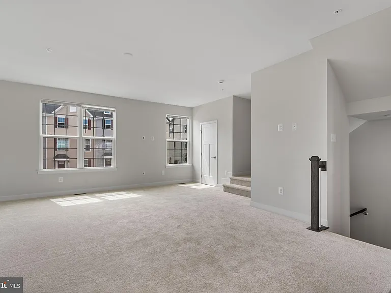 1505 Wilmer Park Ln — Photo 3
