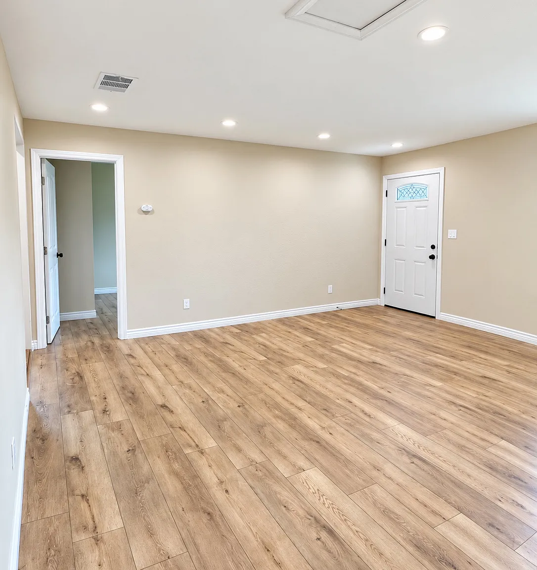 5 bed, 1400 sqft, $4,000 — Photo 3