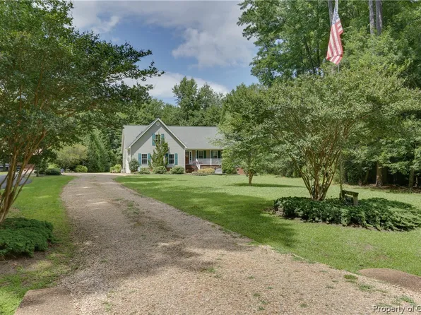 726 Skipjack Ln, Cobbs Creek, VA 23035