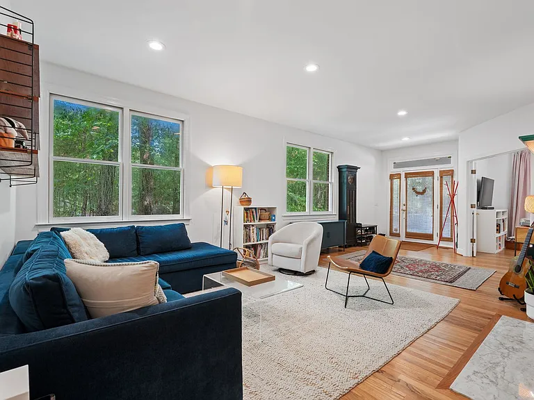 111 Bel Arbor Ln — Photo 4