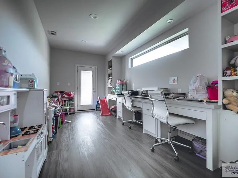 214 Calle Cenizo — Photo 25