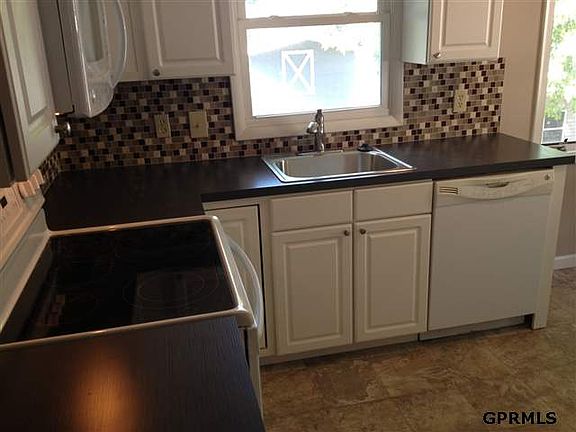 3rd image of 5006 Pinkney St