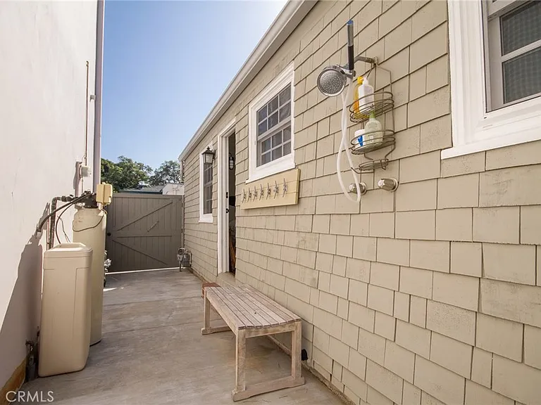 1905 E Balboa Blvd — Photo 22