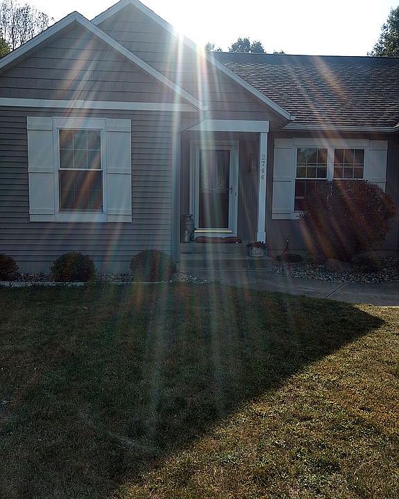 1st image of 2744 Foxglove Dr