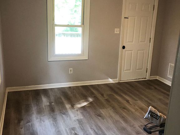 4th image of 144 Elmgrove Ave