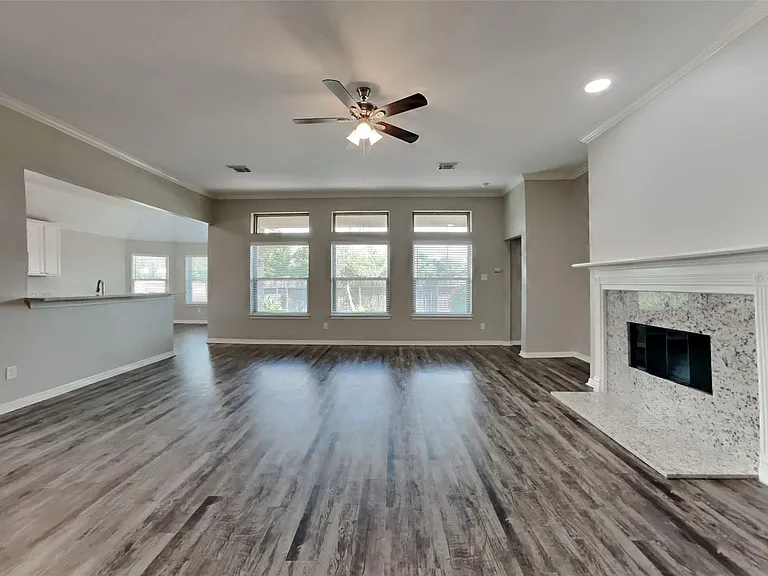 8227 Sports Haven Dr — Photo 3