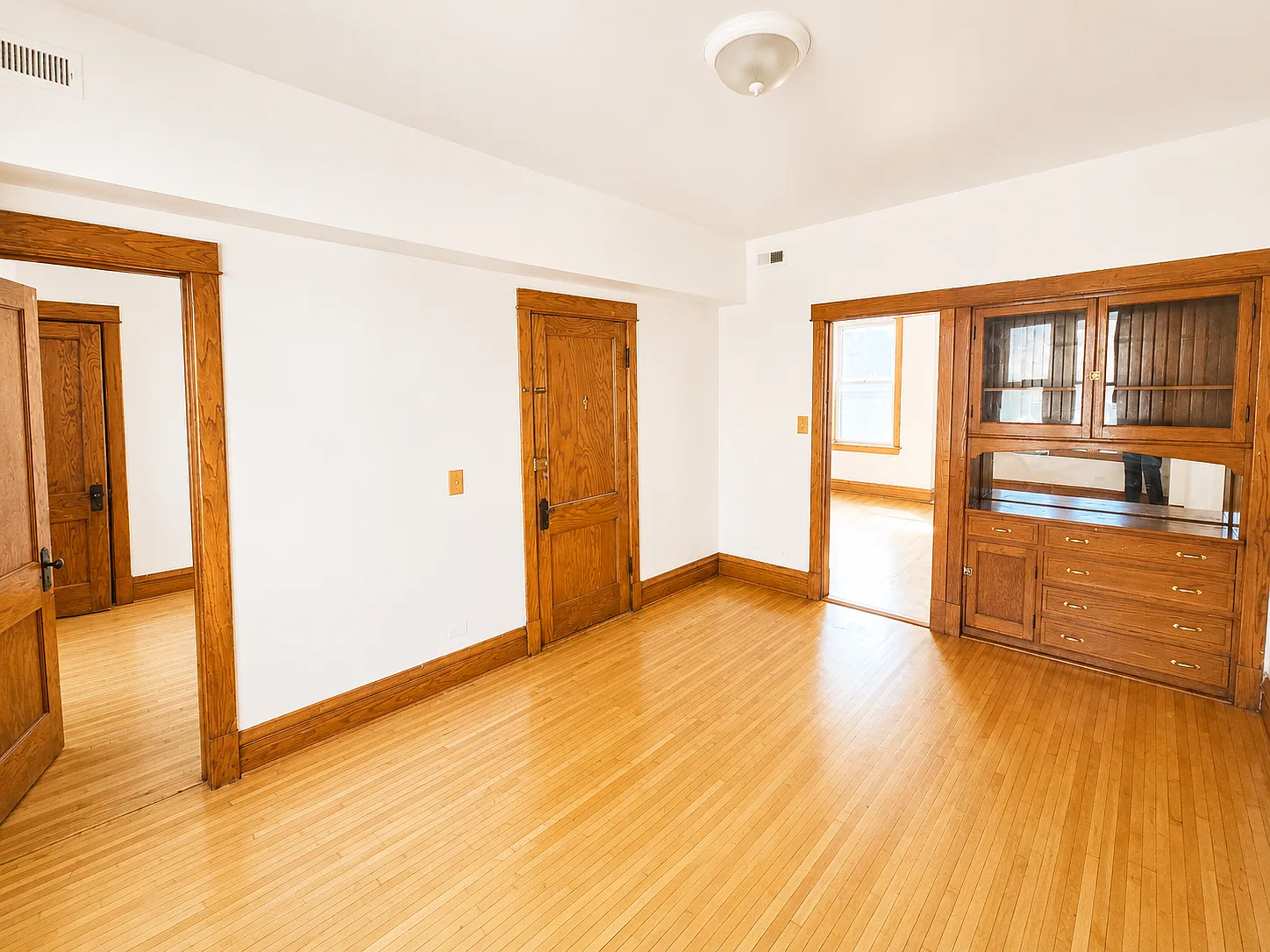 2 bed, 1.0 bath, $1,600 — Photo 4