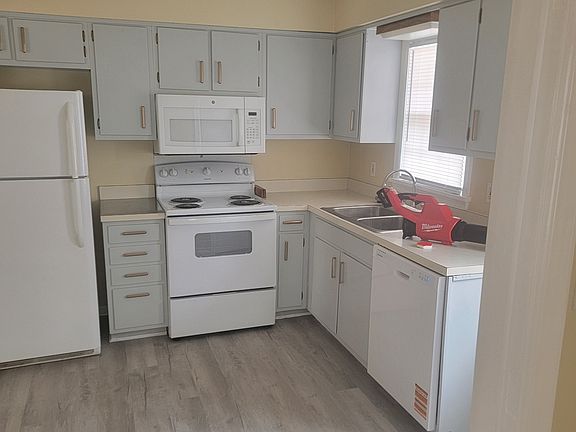 3rd image of 4411 Brookhaven Ave