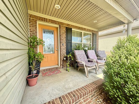 2nd image of 102 Saddlebrook Ct