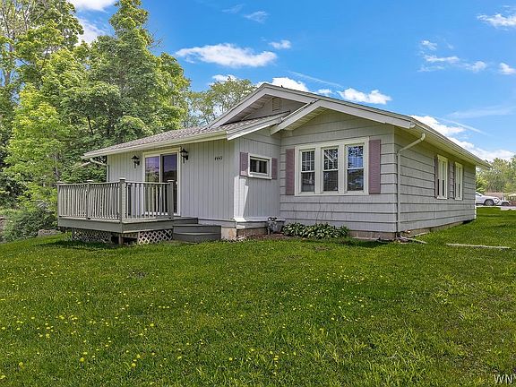 3rd image of 4449 Lake Shore Rd