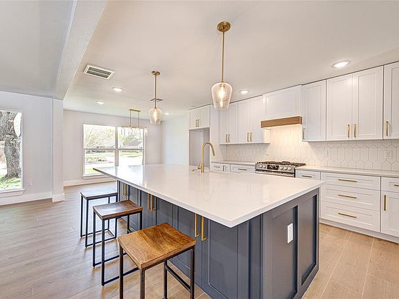 4th image of 1810 Eagle Falls Ct
