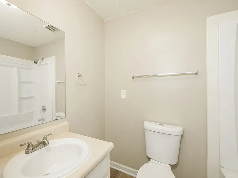 6490 Executive Dr — Photo 13