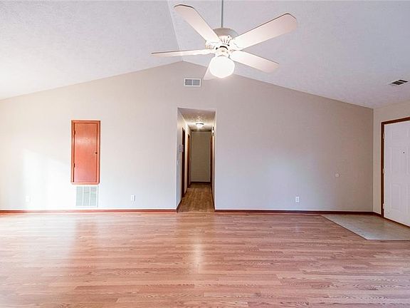 3rd image of 1720 Colemans Lndg
