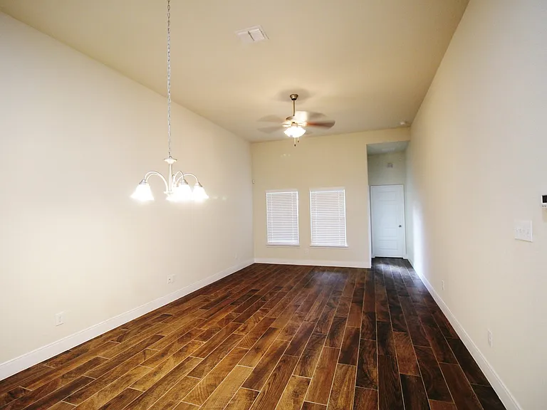 1231 Old FM 306 — Photo 4
