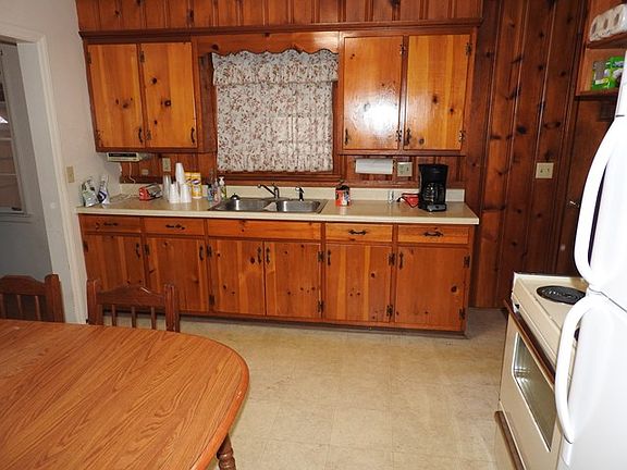 4th image of 104 Waugh Dr