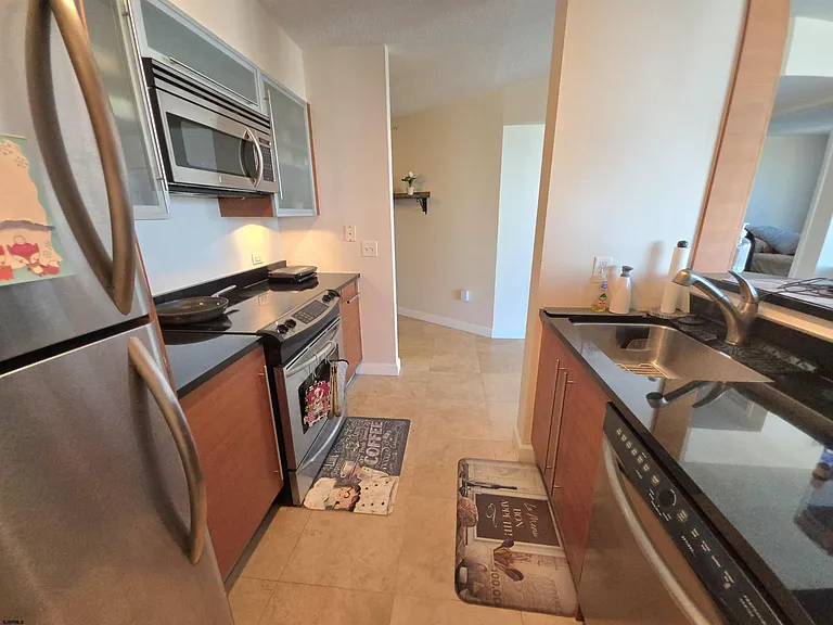 526 Pacific Ave — Photo 8