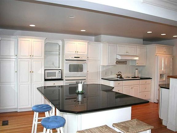 5th image of 120 Wauquanesit Drive #120