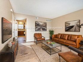 224-234 NW Woods Chapel Rd