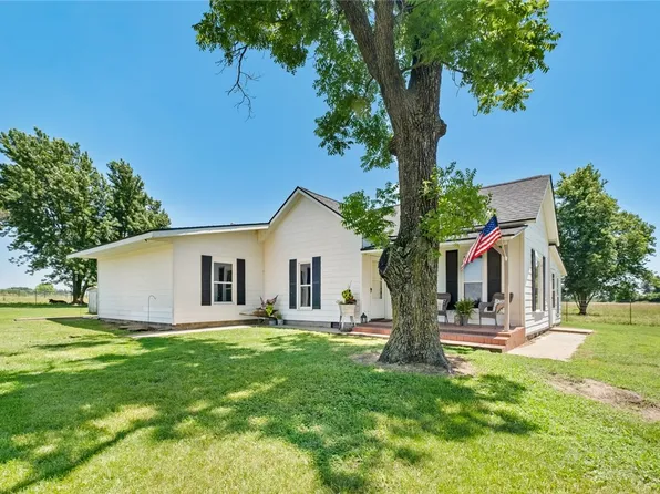 13716 Chamberlain Dr, Gentry, AR 72734