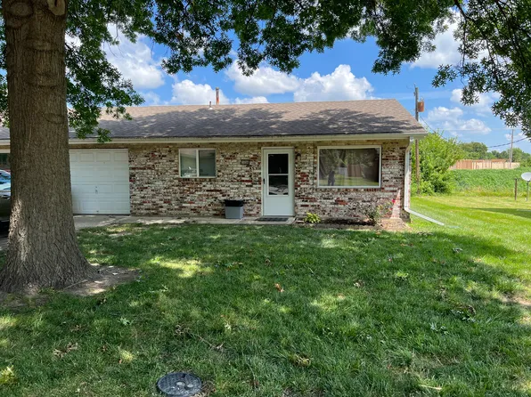 203 Shari Dr APT A, Peculiar, MO 64078