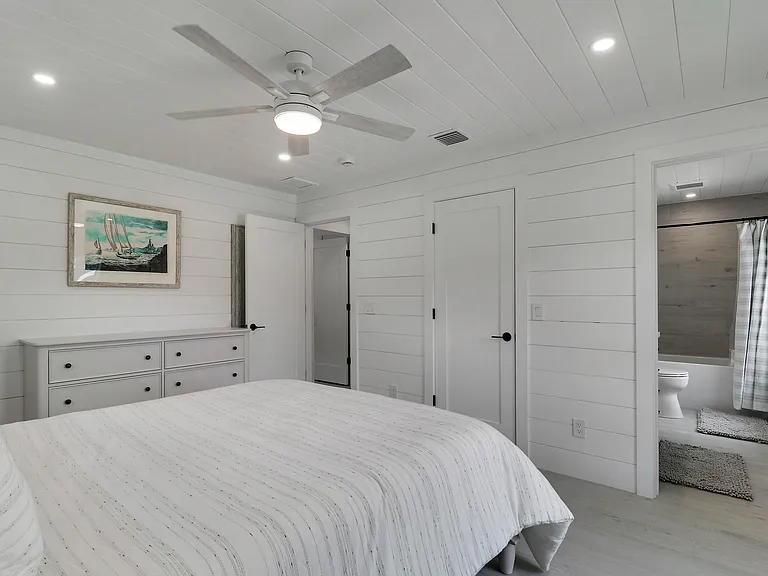 2443 E Edgewater Dr — Photo 38