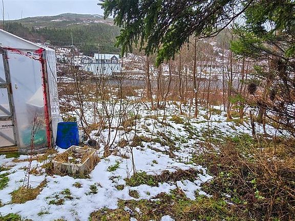 5th image of 24 Drake's Road