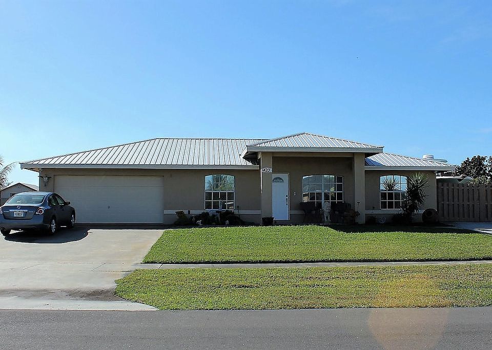 1st image of 420 W Sugarland Cir