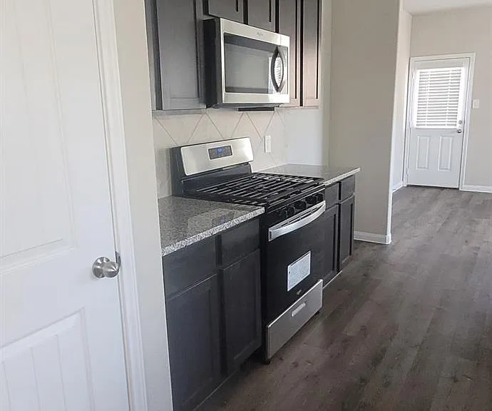2934 Lawrence Park Ct — Photo 5