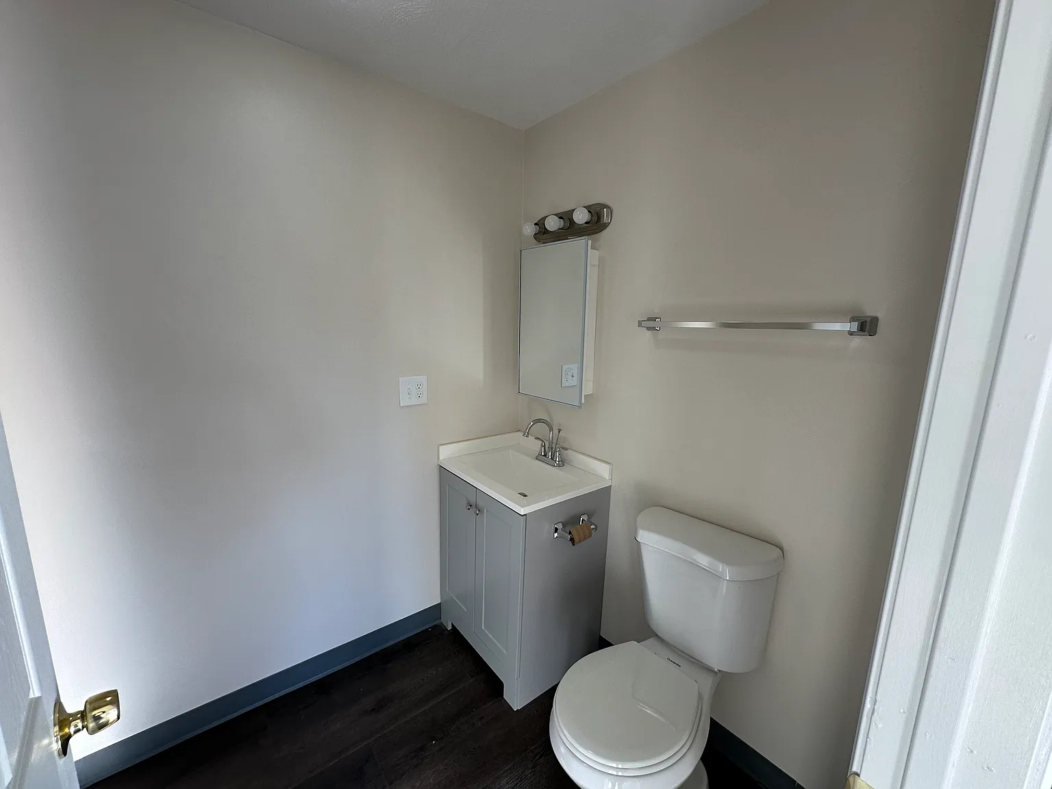2 bed, 1.5 bath, 1020 sqft, $1,850 — Photo 2