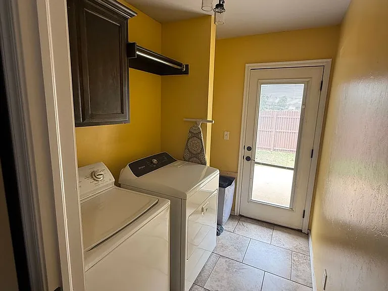 4725 Pyrope Ln — Photo 11