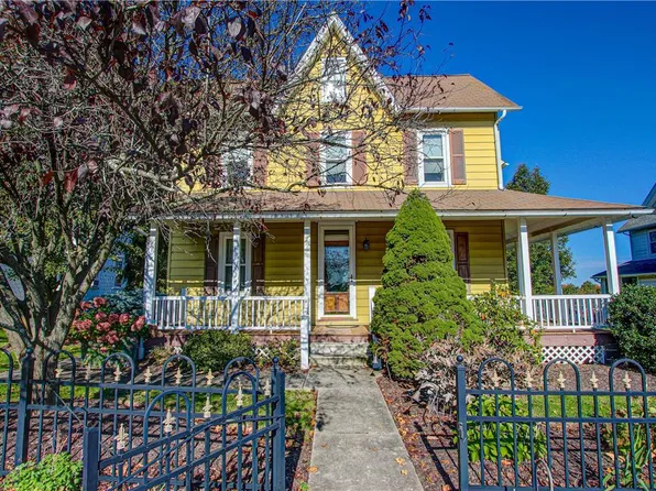 211 E Broad St, Quakertown, PA 18951