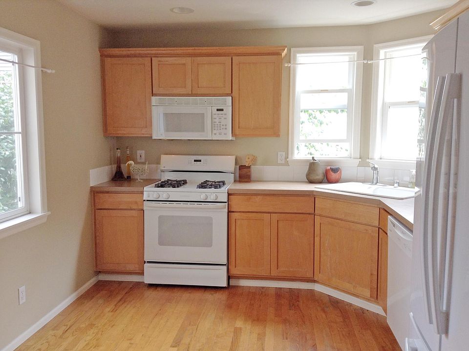 Ample counter space, gas cooking, and natural light