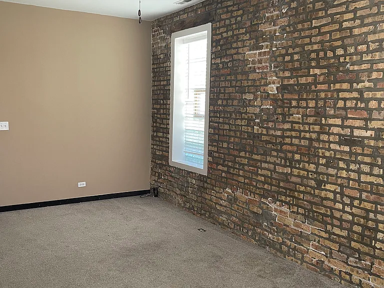 1228 W Augusta Blvd #1 — Photo 3