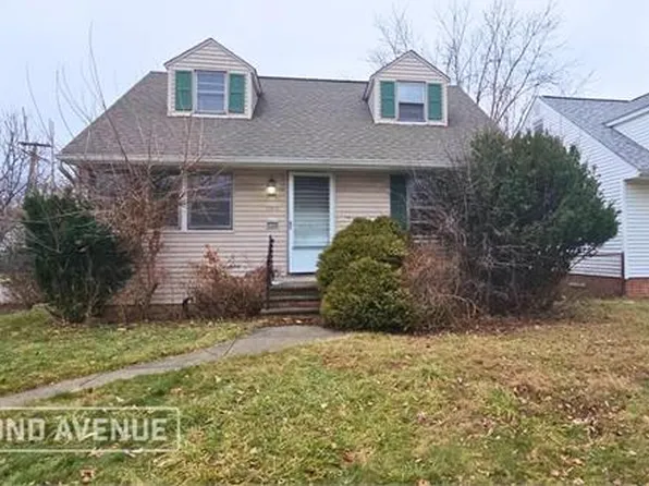 3990 Jo Ann Dr, Cleveland, OH 44122