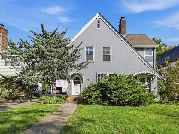 434 Greenway Ter, Kansas City, MO 64113