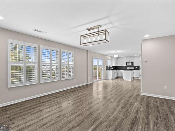 4th image of 1478 Willow Grove Rd