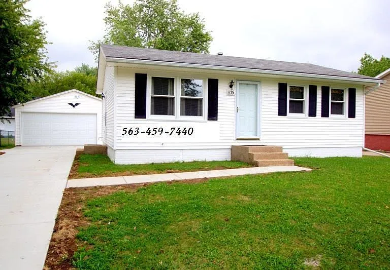 1139 N Pioneer St — Photo 1