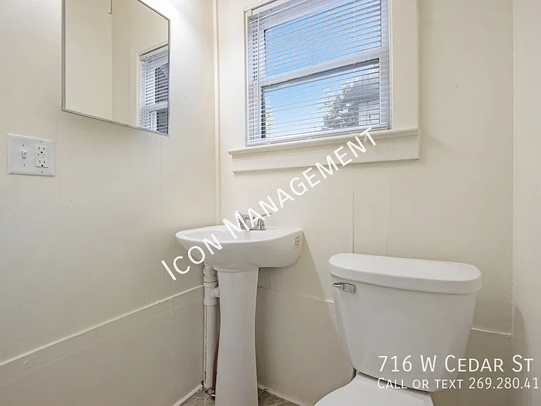 716 W Cedar St — Photo 6