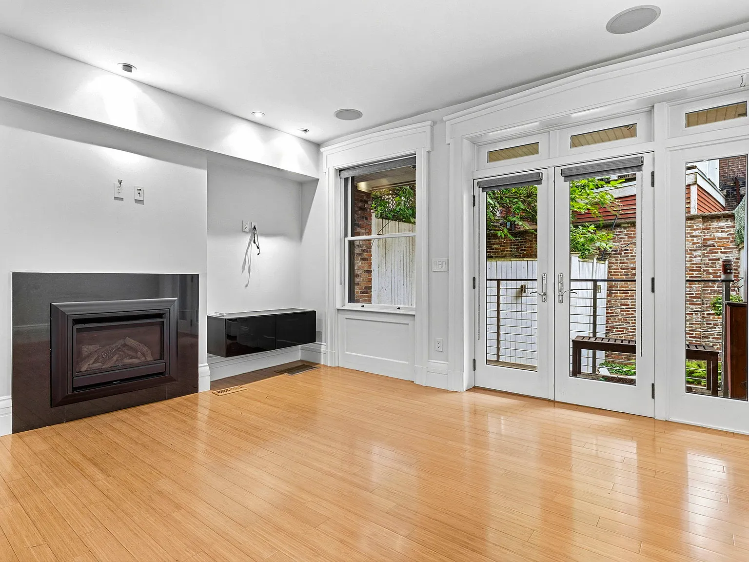 2 bed, 1234 sqft, $5,500 — Photo 1