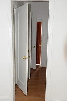 Rented by Perry Associates NYC Inc | media 23