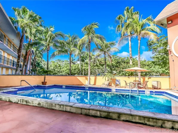 3245 Virginia St APT 2, Miami, FL 33133