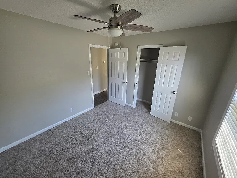 105 Monarch Ln — Photo 12